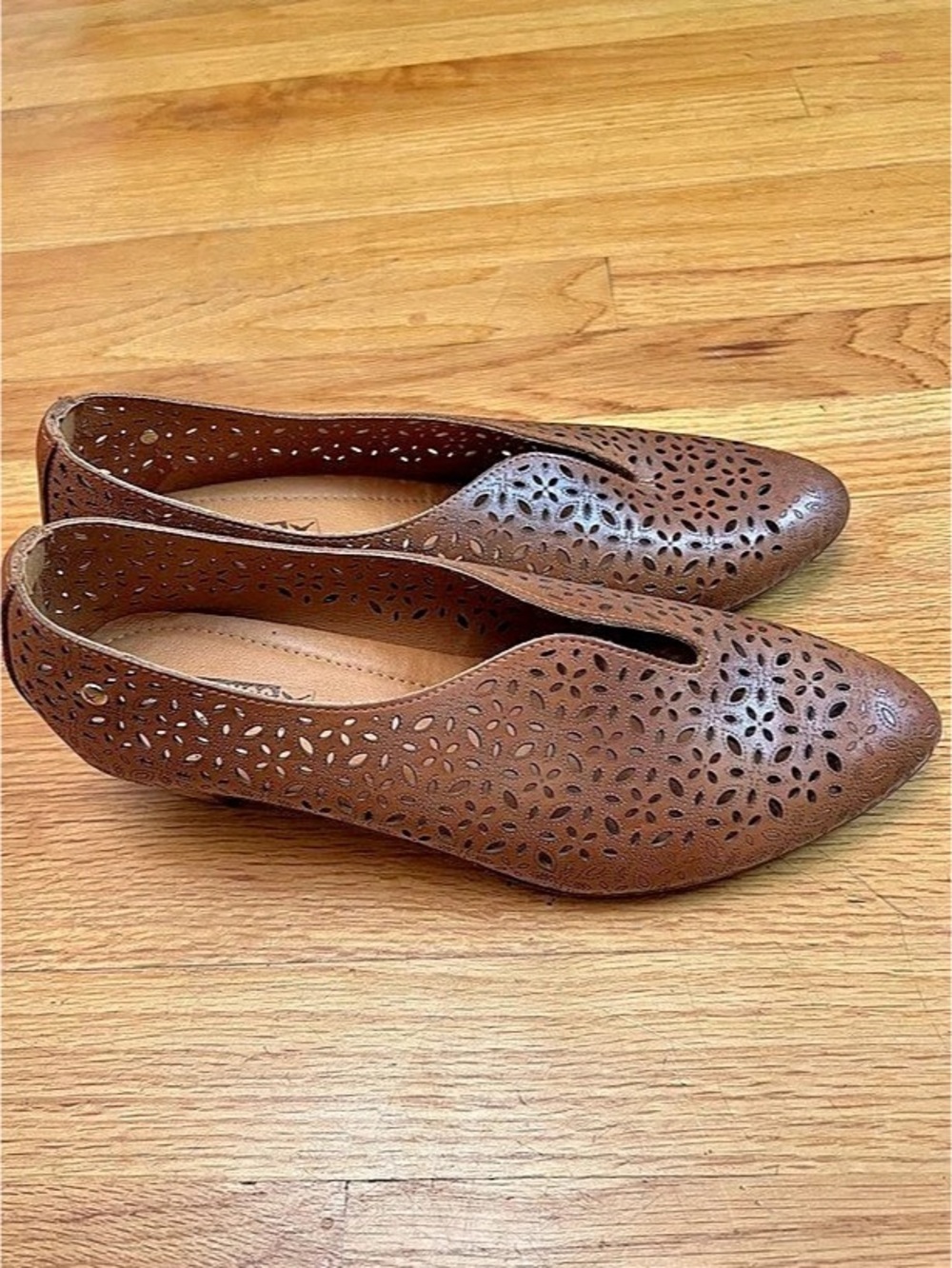 Pikolinos Elba Punched Leather Court Shoe Brown Heels